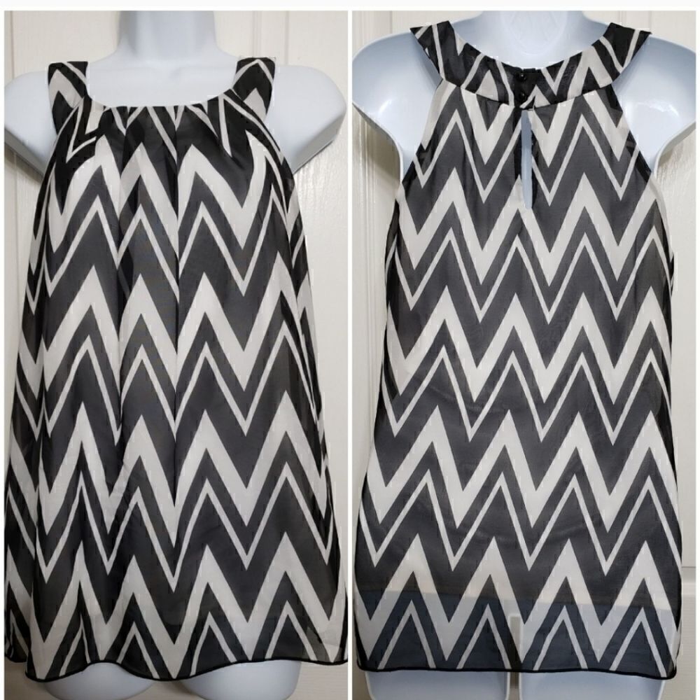Women's Sleeveless BLK/WHT Tunic by iZ